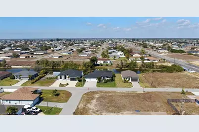 1117 NE 7th Place, Cape Coral, FL 33909 - Photo 5