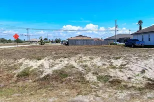 1117 NE 7th Pl, Cape Coral, FL 33909 - Photo 11