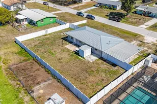 5436 3rd St E, Bradenton, FL 34203 - Photo 3