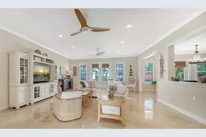 605 N Point Drive, Holmes Beach, FL 34217 - Photo 15