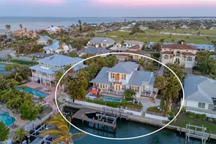 605 North Point Dr, Holmes Beach, FL 34217 - Photo 1