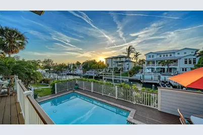 605 N Point Drive, Holmes Beach, FL 34217 - Photo 35