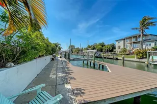 605 North Point Dr, Holmes Beach, FL 34217 - Photo 81