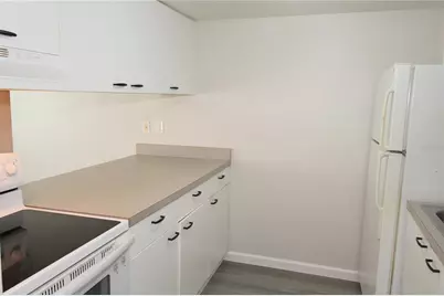 2628 Hidden Lake Drive N #B, Sarasota, FL 34237 - Photo 7