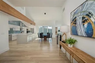 4938 Commonwealth Dr, Sarasota, FL 34242 - Photo 9