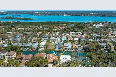 4938 Commonwealth Drive, Sarasota, FL 34242 - Photo 5