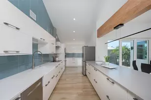 4938 Commonwealth Dr, Sarasota, FL 34242 - Photo 19