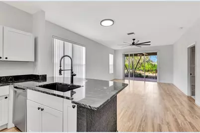 5035 Lakescene Place, Sarasota, FL 34243 - Photo 11