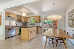 5019 Stevens Dr, Sarasota, FL 34234 - Photo 9