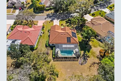 4751 Carrington Circle, Sarasota, FL 34243 - Photo 5