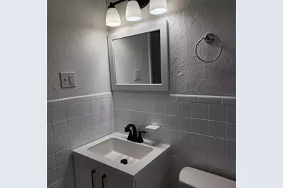 3925 Omega Lane, Sarasota, FL 34235 - Photo 13