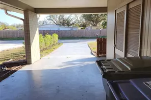 3925 Omega Ln, Sarasota, FL 34235 - Photo 21