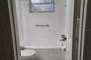 3925 Omega Ln, Sarasota, FL 34235 - Photo 7