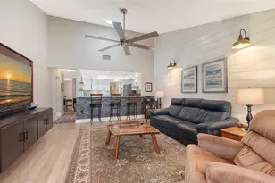 4312 Dresden Ln, Sarasota, FL 34233 - Photo 9