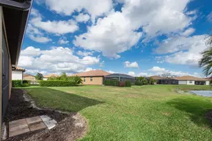 319 Whispering Palms Ln, Bradenton, FL 34212 - Photo 33