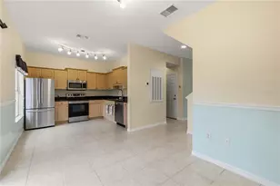 7604 Plantation Cir, University Park, FL 34201 - Photo 9