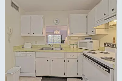 144 Pinehurst Drive #144, Bradenton, FL 34210 - Photo 11