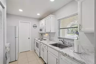 3404 38th St W, Bradenton, FL 34205 - Photo 9