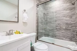 130 50th St, Holmes Beach, FL 34217 - Photo 25