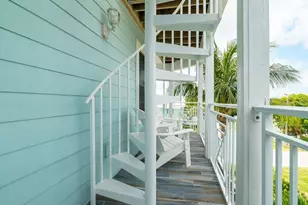 130 50th St, Holmes Beach, FL 34217 - Photo 33