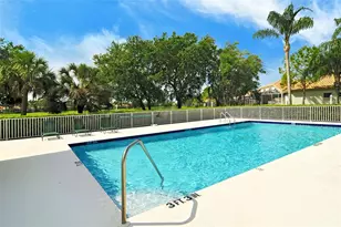 9411 Forest Hills Cir, Sarasota, FL 34238 - Photo 29