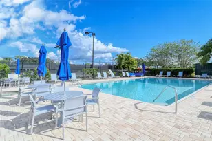 9411 Forest Hills Cir, Sarasota, FL 34238 - Photo 43