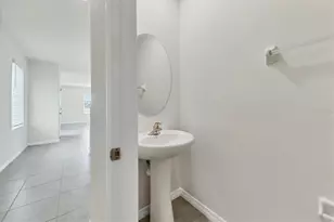 3279 Hilltop Cir, Lakewood Ranch, FL 34211 - Photo 21