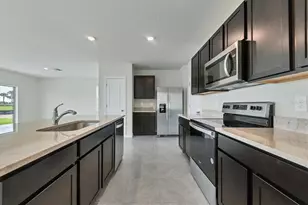 3279 Hilltop Cir, Lakewood Ranch, FL 34211 - Photo 7