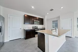 3279 Hilltop Cir, Lakewood Ranch, FL 34211 - Photo 11