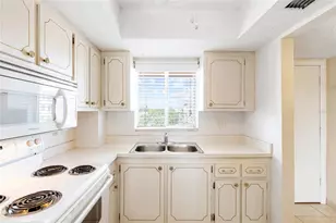 3959 Lake Bayshore Dr, Bradenton, FL 34205 - Photo 9