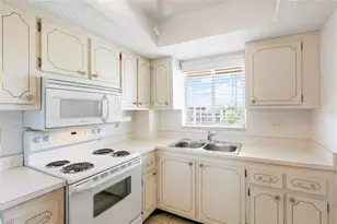 3959 Lake Bayshore Dr, Bradenton, FL 34205 - Photo 7