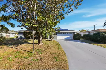 3827 Sugar Lane, Sarasota, FL 34235 - Photo 3