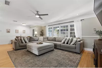 3827 Sugar Lane, Sarasota, FL 34235 - Photo 9