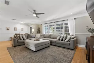 3827 Sugar Ln, Sarasota, FL 34235 - Photo 9