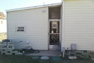 6710 36th Ave E, Palmetto, FL 34221 - Photo 5