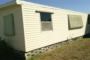 6710 36th Ave E, Palmetto, FL 34221 - Photo 7