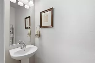 3880 82nd Ave Cir E, Sarasota, FL 34243 - Photo 15