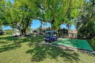 836 Magellan Dr, Sarasota, FL 34243 - Photo 49