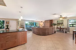 836 Magellan Dr, Sarasota, FL 34243 - Photo 5