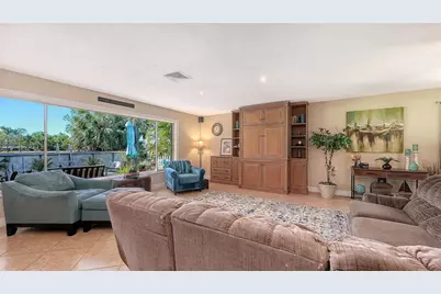 836 Magellan Drive, Sarasota, FL 34243 - Photo 13