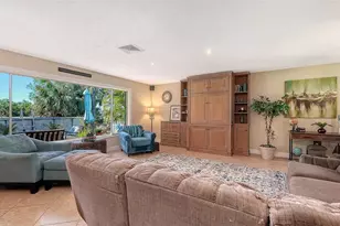 836 Magellan Dr, Sarasota, FL 34243 - Photo 13