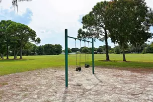836 Magellan Dr, Sarasota, FL 34243 - Photo 27