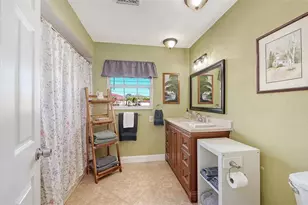 836 Magellan Dr, Sarasota, FL 34243 - Photo 33