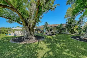 836 Magellan Dr, Sarasota, FL 34243 - Photo 51