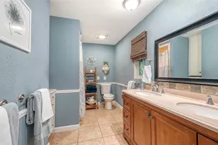 836 Magellan Dr, Sarasota, FL 34243 - Photo 11