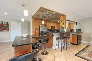 836 Magellan Dr, Sarasota, FL 34243 - Photo 19