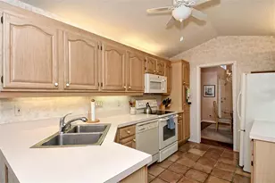 720 Connemara Ct, Venice, FL 34292 - Photo 23