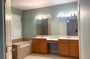 1692 Old Summerwood Blvd, Sarasota, FL 34232 - Photo 15