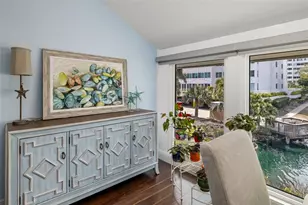1169 W Peppertree Dr, Sarasota, FL 34242 - Photo 17