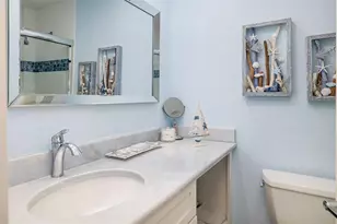 1169 W Peppertree Dr, Sarasota, FL 34242 - Photo 23